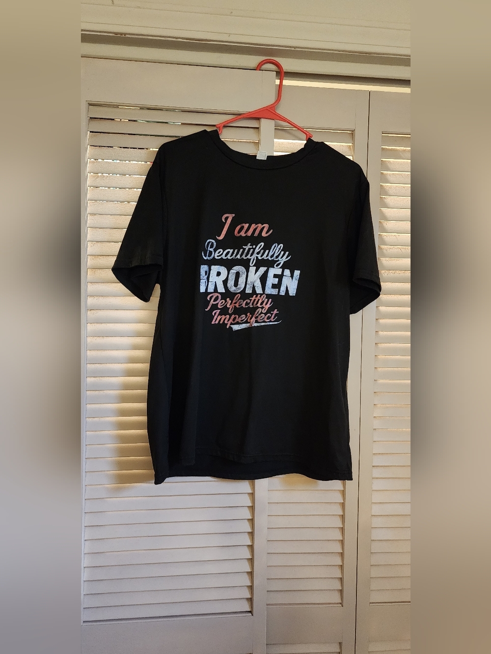 Black Graphic Tee "I Am Beautifully Broken"